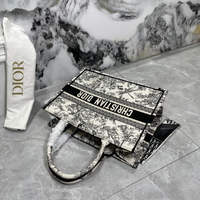 Dior Shopping Bags